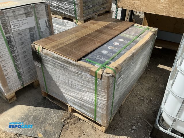 Lot 2-76729 - 472 sq. feet of Click Lock Engineered Hardwood Driftwood Acacia. No gluing or stapling necessary. 3/...