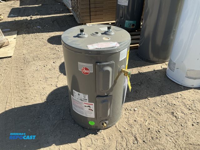 Lot 2-76706 - Scratch & Dent Rheem Performance Hot water Heater