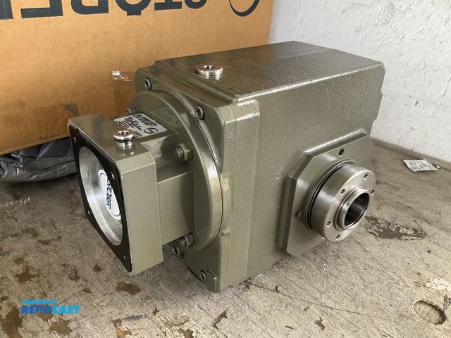 Lot 2-64541 - Stover servofit precision right angle gearbox for industrial automation and motion control appliance...