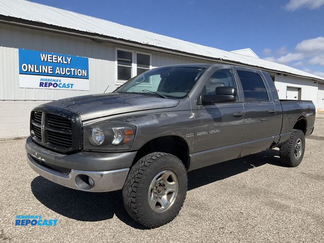 Lot 2-61210 - 2006 Dodge Ram 1500 Mega Cab Pickup Truck 4x4