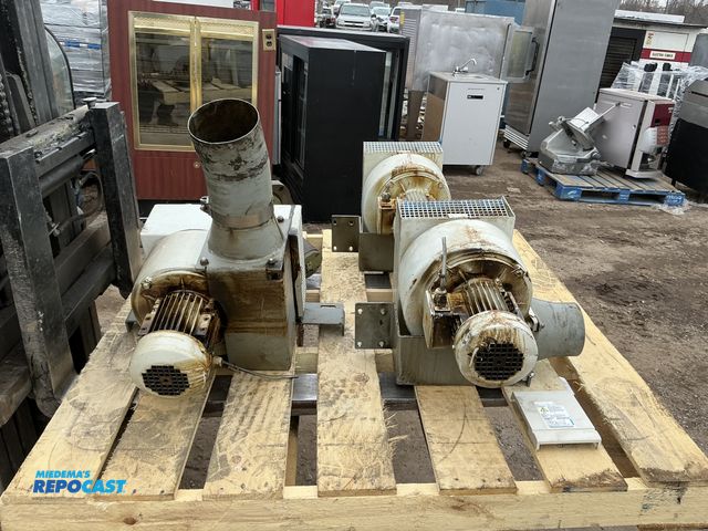 Lot 2-94679 - Pallet of Industrial Motors/Fans and Accessories