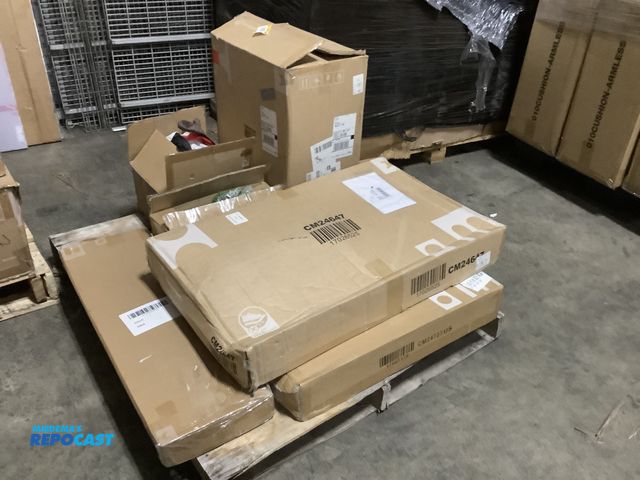 Lot 2-69071 - Skid lot of miscellaneous Christmas items including: inflatables, lights, wall decor… etc