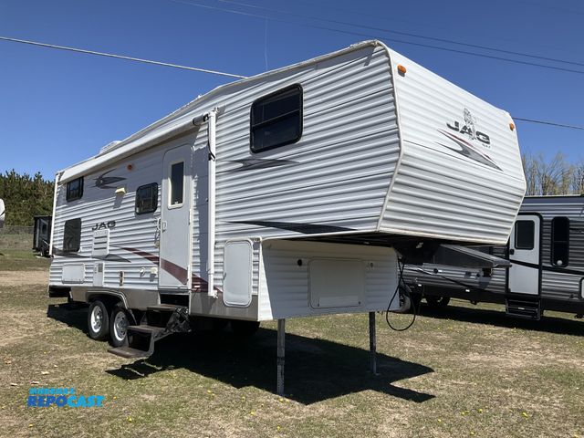 Lot 2-61214 - 2007 KZ JAG 25BH Camper Travel Trailer
