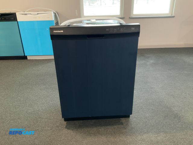 Lot 2-60979 - Scratch & Dent Electric Free Standing Frigidaire FDPC4314AB1A Dishwasher