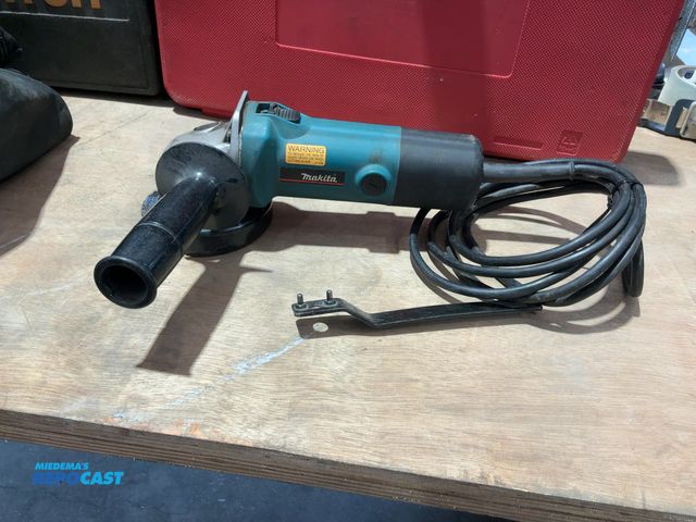 Lot 2-15298 - Makita  4” Angle Grinder  Electric Powered