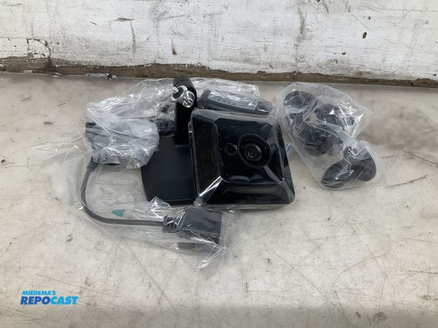 Lot 2-35176 - Lot of (5) icamera2 with camera stand attachment wireless security camera with cable and power suppl...