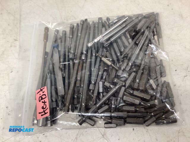 Lot 2-33902 - Bag of Hex Bits
