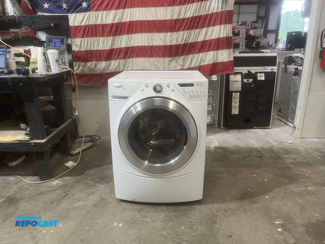 Lot 2-59004 - whirlpool  duet front loader Washer 11 cycles 4 temps 4 spin speed 3 soil levels  3 rinse options he...