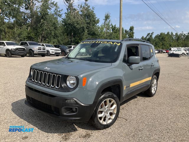 Lot 2-61890 - 2017 Jeep Renedage Latitude SUV 4x4