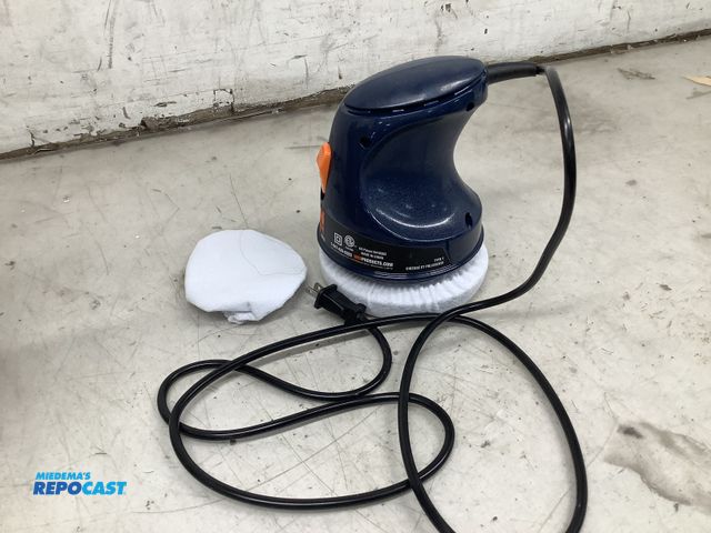 Lot 2-18897 - WEN 6010 6-inch random orbit waxer/polisher
