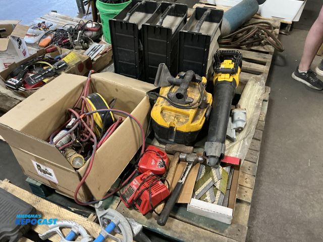 Lot 2-64000 - Lot of misc. DeWalt and other tools, includes a working DeWalt vacuum with good 5.0 DeWalt battery, ...