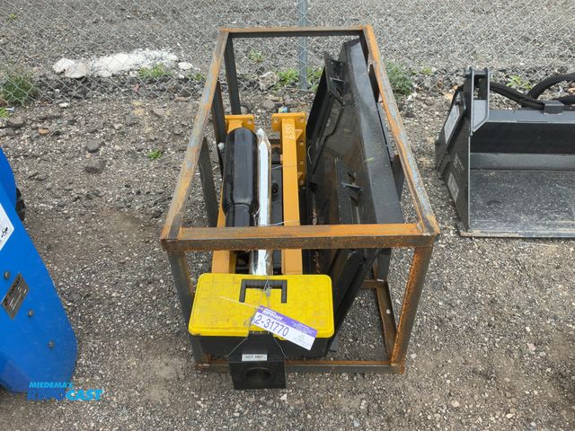 Lot 2-31770 - AGT SSHH680 Skid Steer Hydraulic Hammer Quick Attach Hydraulic Powered