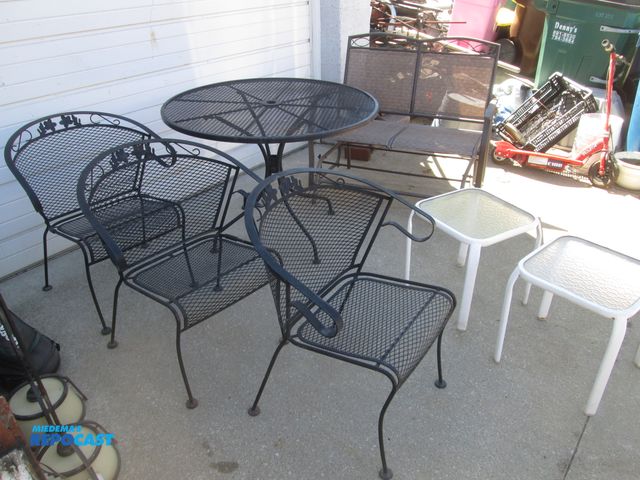 Lot 2-59066 - Lot of Outdoor Patio Furniture Furniture - 42" expanded - metal w/ (3) matching chairs w. flower tri...