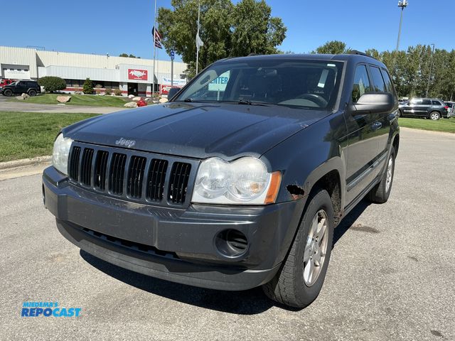 Lot 2-33407 - 2007 Jeep Grand Cherokee Laredo 4WD SUV