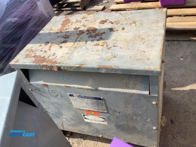 Lot 2-36602 - 15kva square D 3 phase transformers
