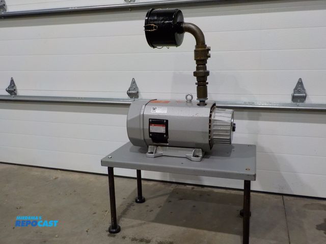 Lot 2-37883 - Becker Vacuum Pump, Model VT-3.40, Rotary Vane Pump Air Filter, Mounted Stand