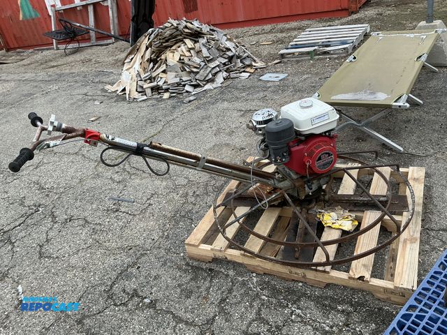 Lot 2-61986 - Whiteman Concrete Power Tool with Honda Engine 80HP