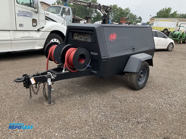 Lot 2-21496 - 1993 Ingersoll Rand P175BWJD Towable Air Compressor
