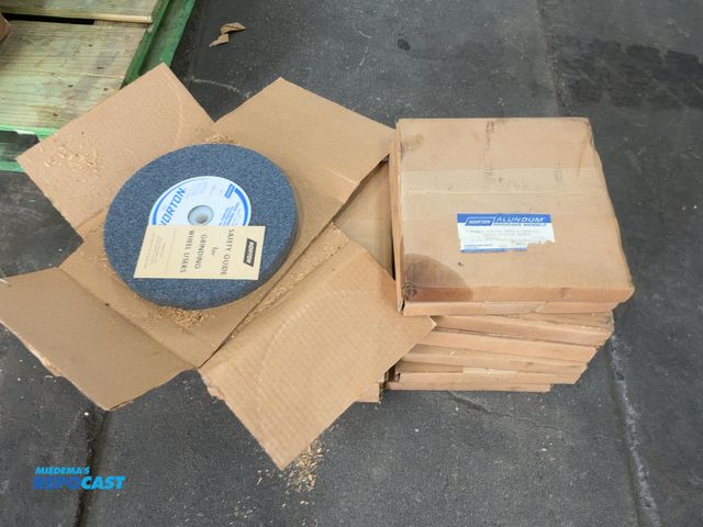Lot 2-21470 - (15) Norton Alundum Grinding Wheels, 10"x1"x1-1/4", 36/46 Grit Coarse