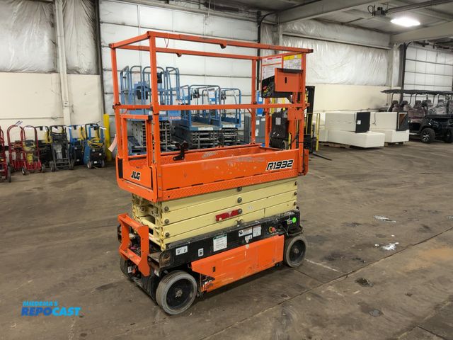 Lot 2-42658 - JLG R1932 Scissor Lift