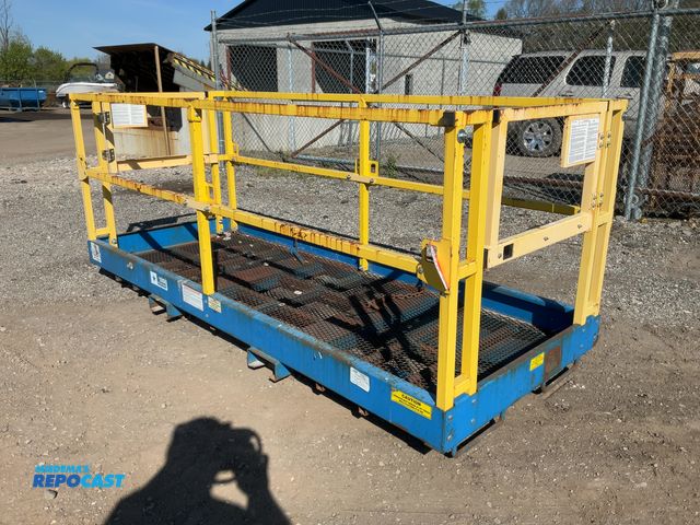 Lot 2-70220 - Star Industries 1210C/G Safety Work Platform 4’x9’8”