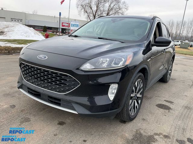 Lot 2-73535 - 2020 Ford Escape SE 2.0L AWD SUV AWD