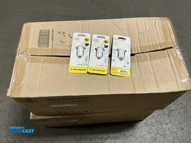 Lot 2-76268 - 2 Boxes Scosche CT3 USBC242MWT 2-Port USB Car Charger