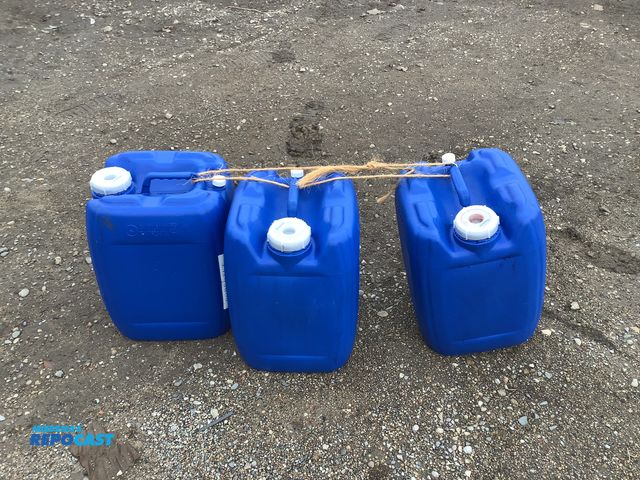 Lot 2-19303 - 3 5 gallon blue plastic containers with removable tops, contained cranberry juice