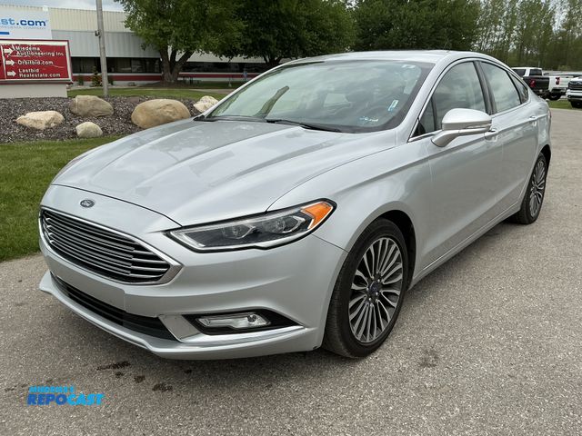 Lot 2-43803 - 2017 Ford Fusion SE Sedan FWD