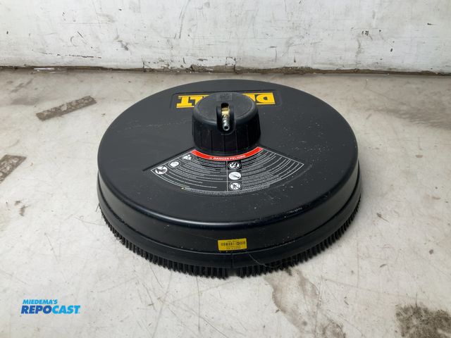 Lot 2-62974 - dewalt 18" pressure washer surface cleaner