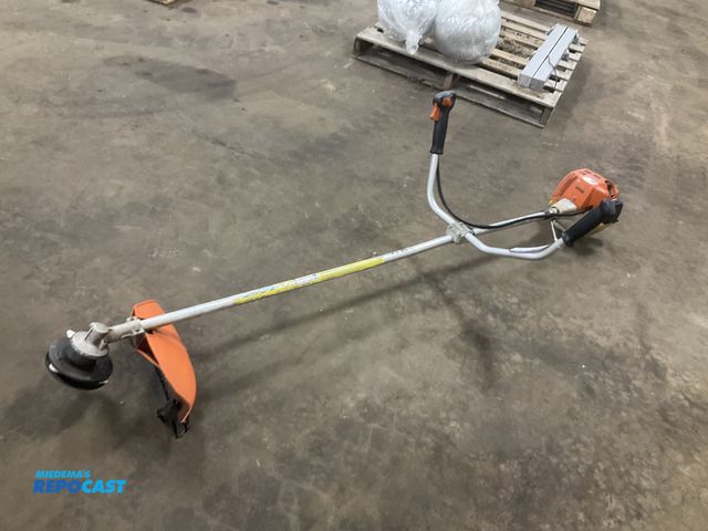Lot 2-33266 - Stihl FS 85 String Trimmer Gas Powered Recoil Start