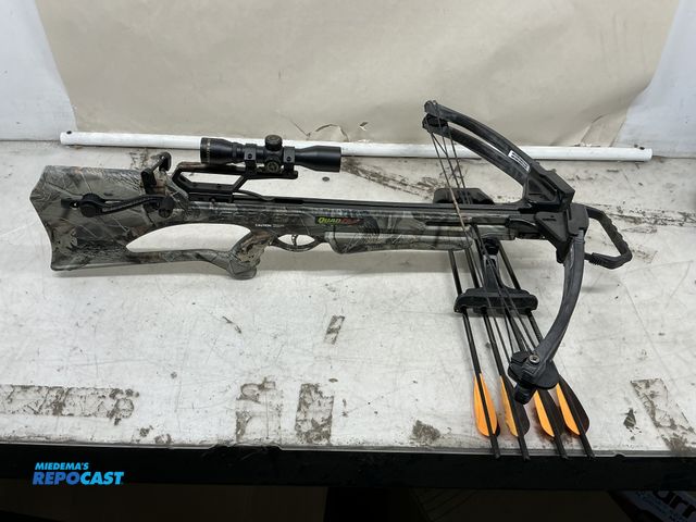 Lot 2-11428 - barnett quad AVI crossbow with bolts
