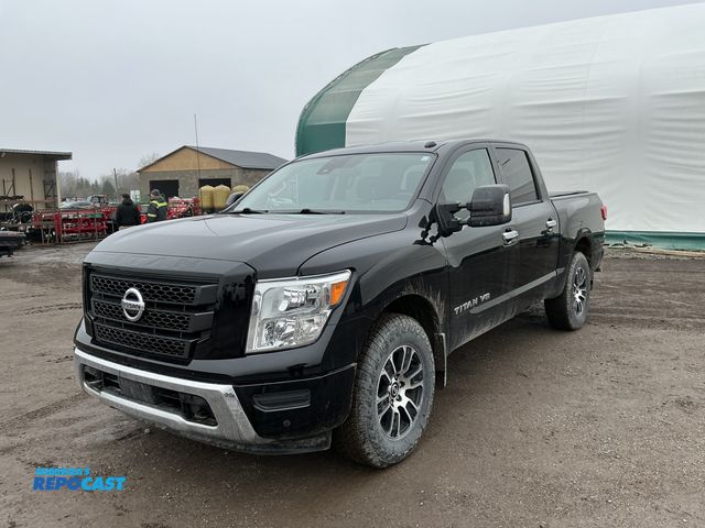 Lot 2-91221 - 2020 Nissan Titan SV Crew Cab Standard Box Pickup Truck 4x4