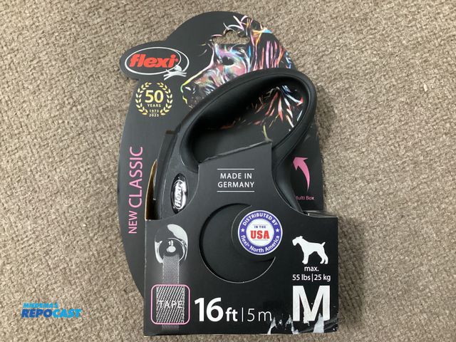 Lot 2-77775 - New Classic flexi retractable leash. 16 foot tape.  Max 55lbs.  Comfortable Braking system, tough ta...