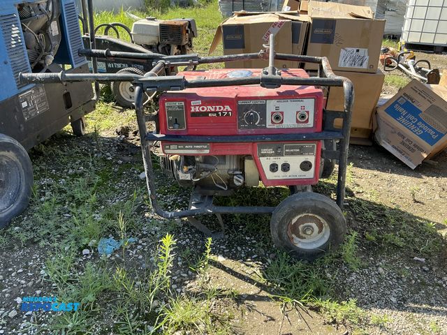 Lot 2-16142 - Honda EW 171 portable gas-powered welder generator
