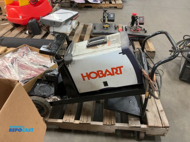 Lot 2-62920 - Hobart handler 175 wire welder