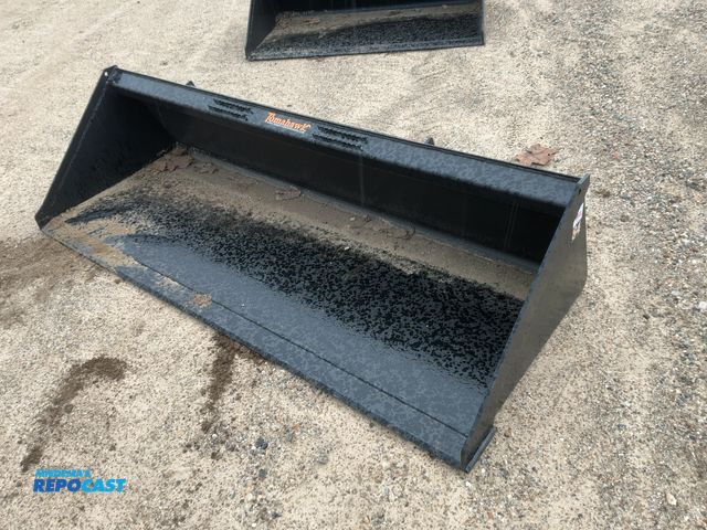 Lot 2-42970 - New Tomahawk 84" Skid Steer Bucket, Universal Quick Attach (3027-2)