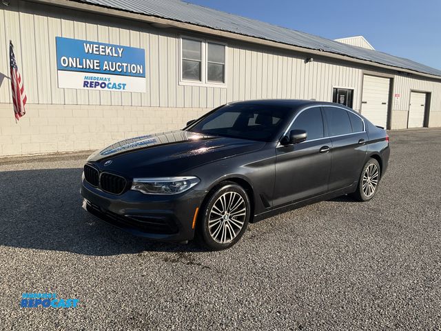 Lot 2-61811 - 2020 BMW 5-series Sports Car AWD