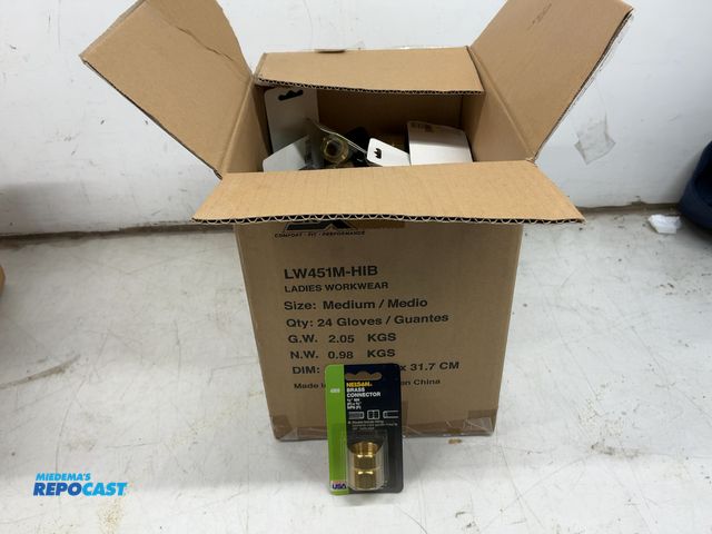 Lot 2-96950 - New box of Nelson Brass Connectors - connects 3/4" garden hose to 1/2" male pipe (80 total connector...