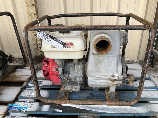 Lot 2-11060 - Honda WT30X Trash Pump Portable Gas Powered Recoil Start