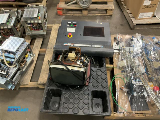 Lot 2-93897 - Monitor screen and control panel