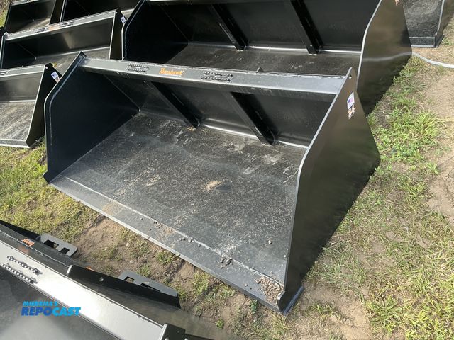 Product 2-3004 - New Tomahawk 84" Snow/Mulch Skid Steer Bucket, Universal Quick Attach,