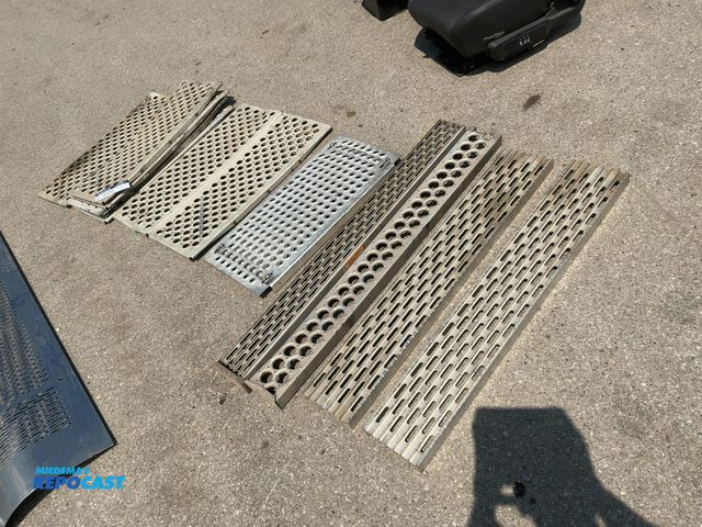 Lot 2-11120 - Lot of Aluminum Catwalk Pieces and Steps for Semi Trucks, includes (5) 12"x33" catwalk pieces, (1) 2...