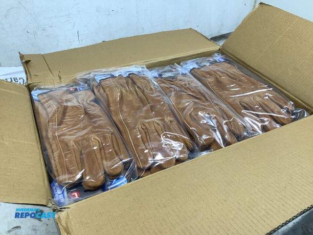 Lot 2-77888 - 24 Large westchester cowhide leather work gloves.