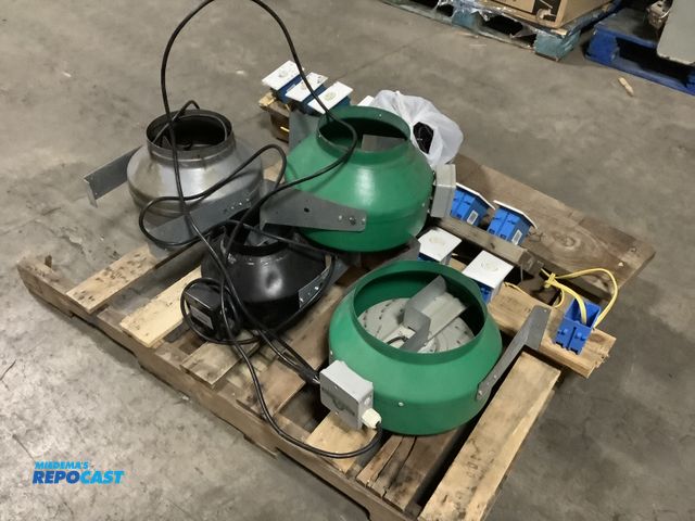 Lot 2-77914 - Skid lot of assorted parts including: vortex power industrial fan VTX800, wooden board with assorted...