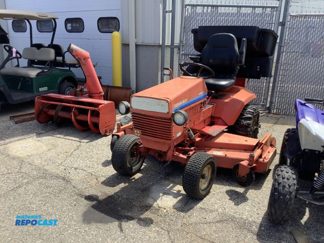 Lot 2-95646 - Gravely 8199-G Heavy duty Commercial 8 speed riding garden tractor