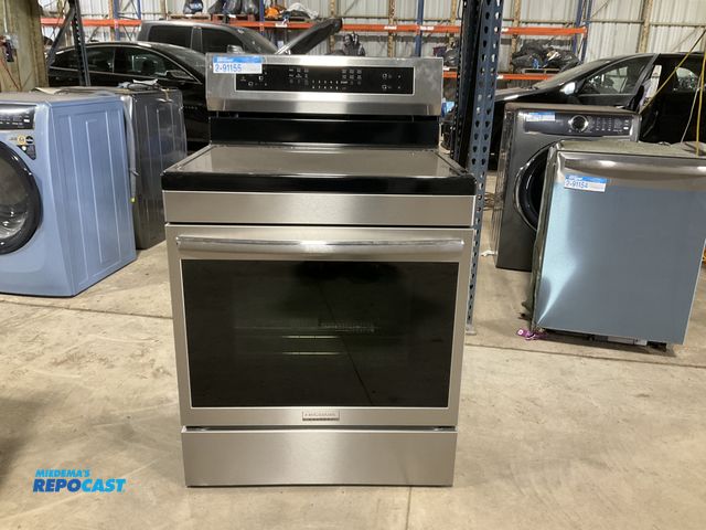 Lot 2-91155 - Scratch & Dent Free Standing Frigidaire Gallery  GCRI306HBFA Range