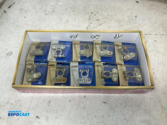 Lot 2-18565 - (20) Road Power 906-1 Top Post Battery Terminals