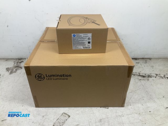 Lot 2-19929 - Box of (8) New GE LED Lumination Can lights, 1000/650 series