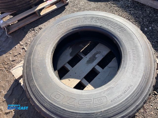 Lot 2-72686 - 1 Recapped Bridgestone 11 R 22.5 tire.
